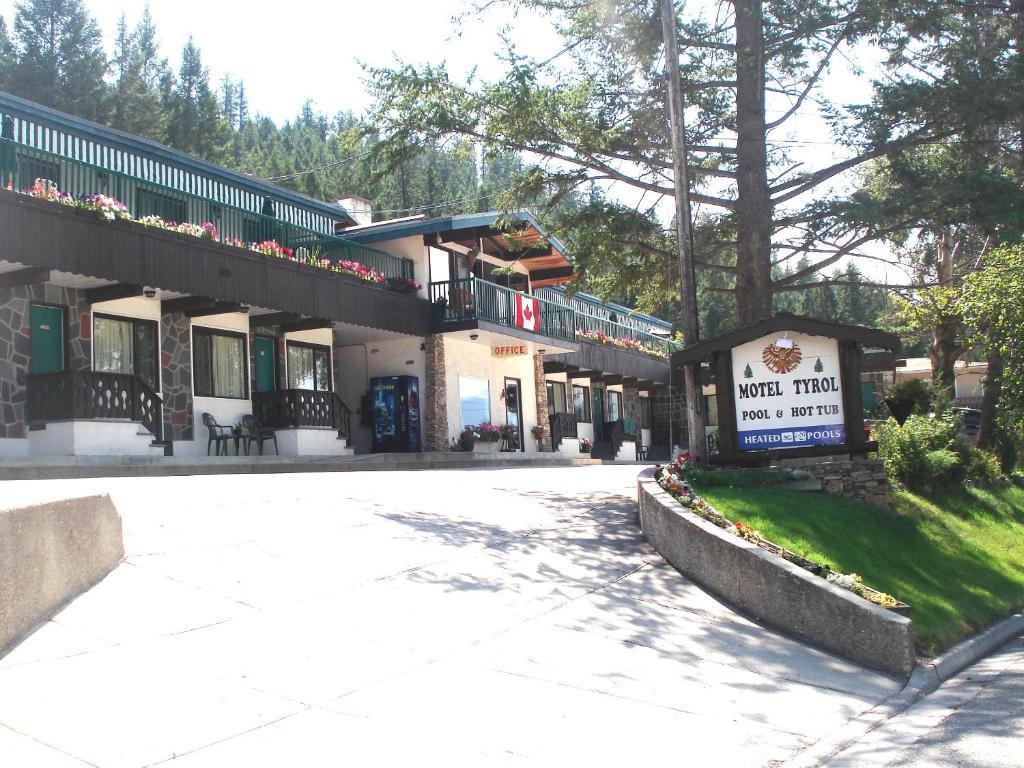 Motel Tyrol Radium Hot Springs Exterior foto